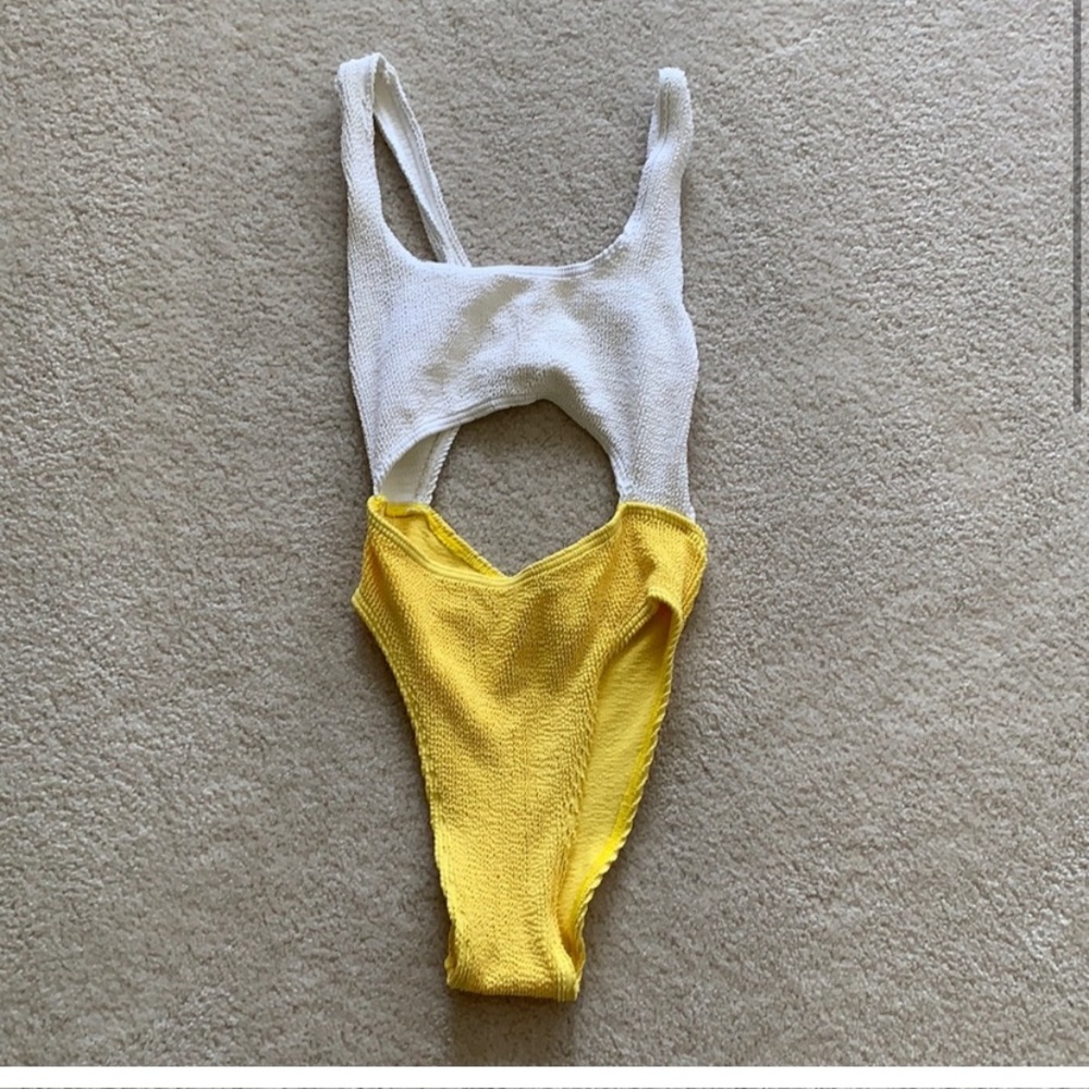 Bond eye swimsuit